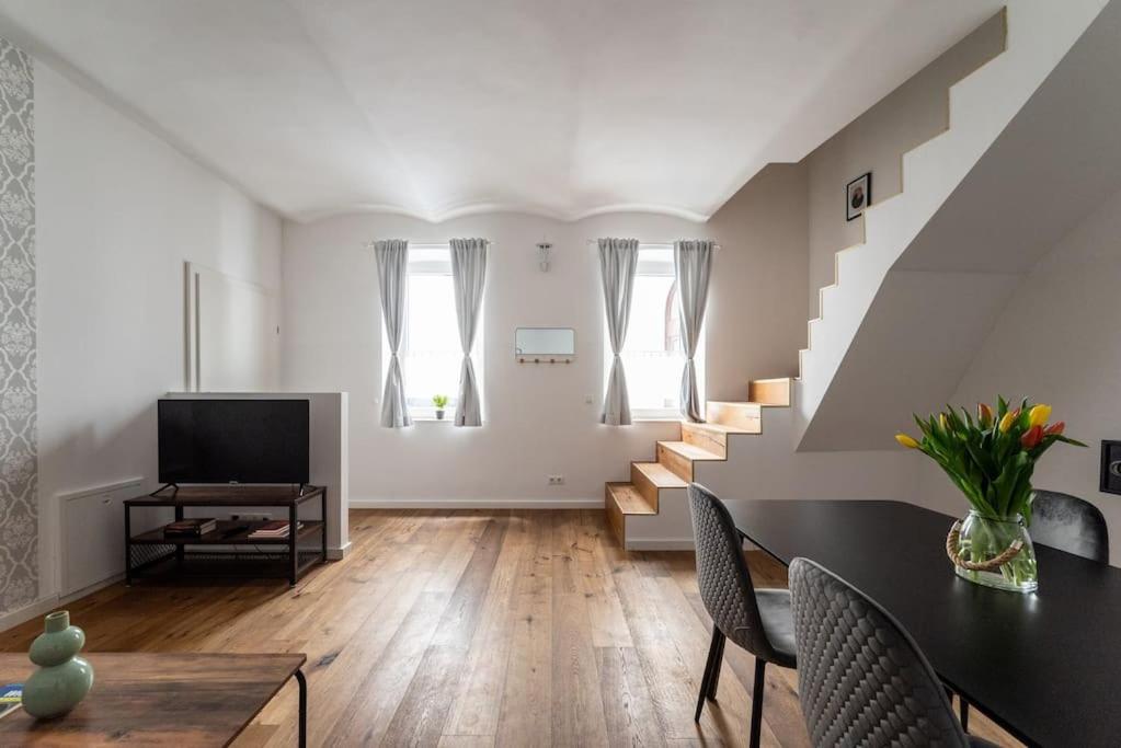 Апартаменты Neat 1Br Duplex By Metro And Center By Hm Вена Экстерьер фото