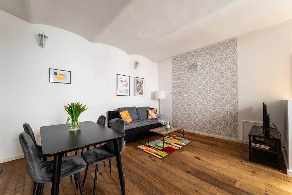 Апартаменты Neat 1Br Duplex By Metro And Center By Hm Вена Экстерьер фото